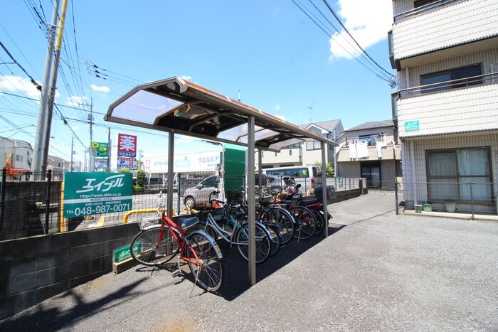 物件外観写真4　(駐輪場)