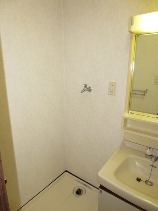 物件内観写真10　(洗濯機置場)