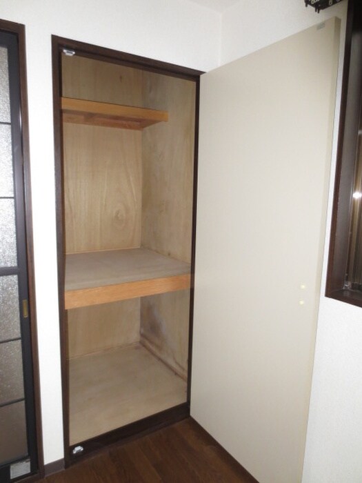 物件内観写真13　(収納)