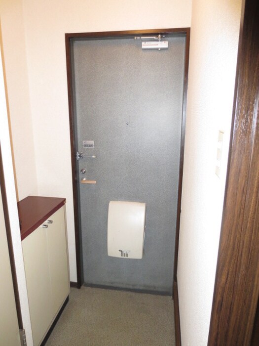 物件内観写真18　(玄関)