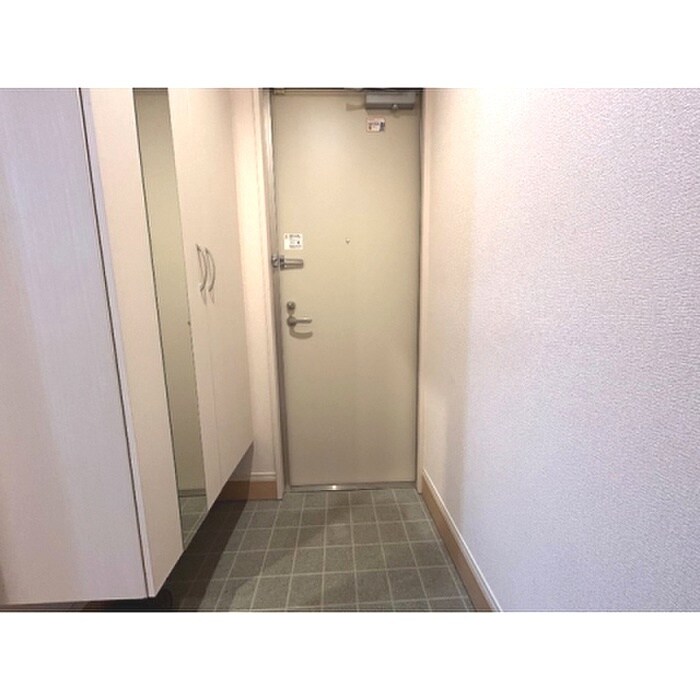 物件内観写真16　(玄関)
