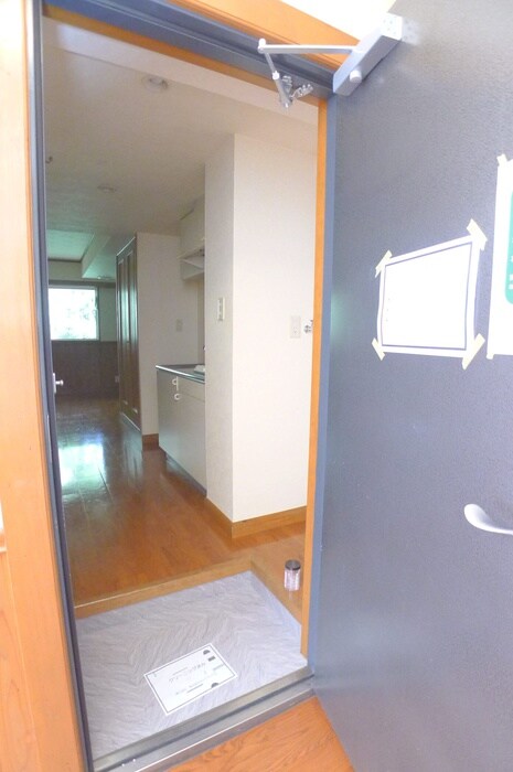 物件内観写真18　(玄関)