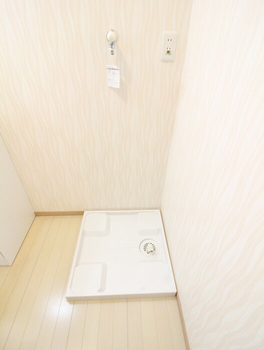 物件内観写真12　(洗濯機置場)