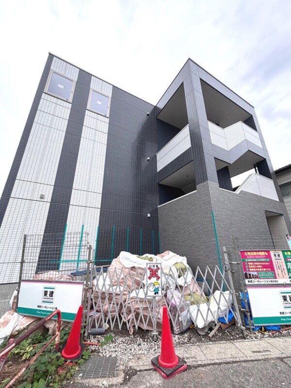 建築中
