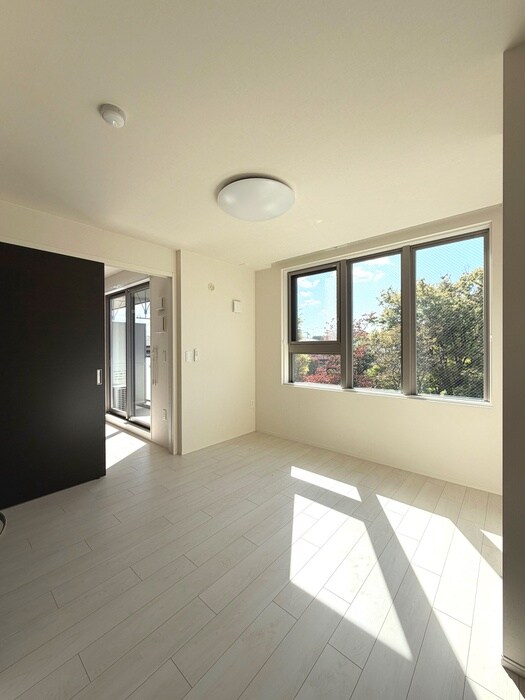 物件内観写真9　(室内からの展望)