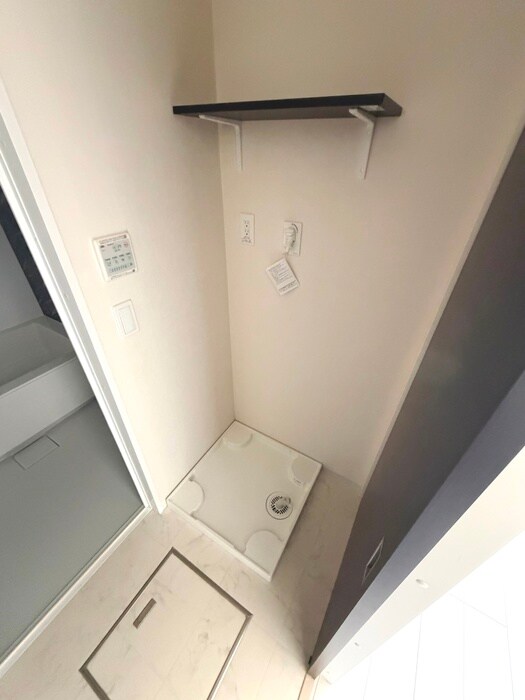 物件内観写真15　(洗濯機置場)