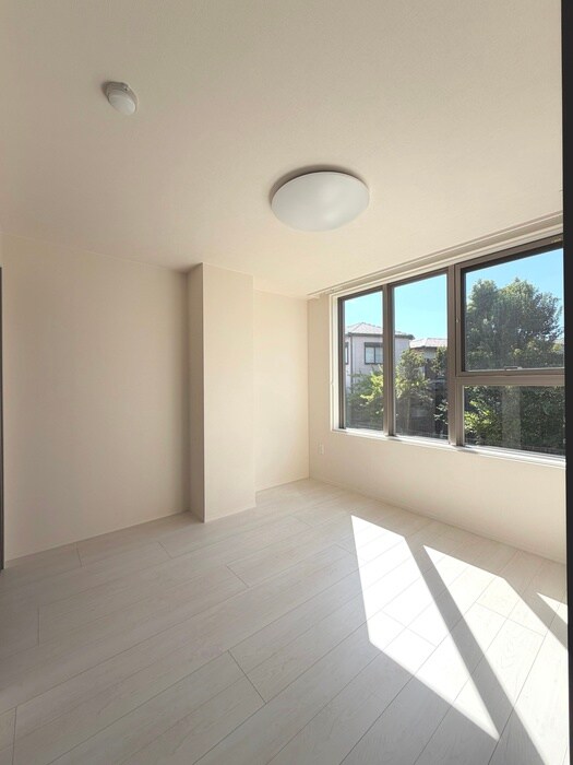 物件内観写真21　(室内からの展望)