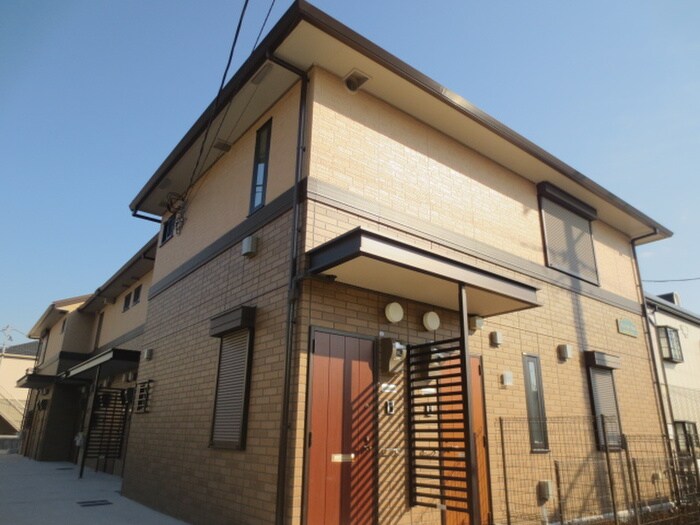 物件外観写真3　(エントランス部分)