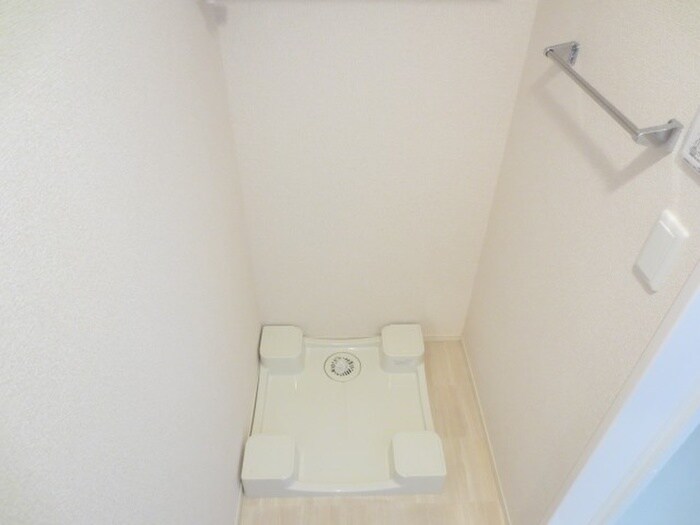 物件内観写真15　(洗濯機置場)