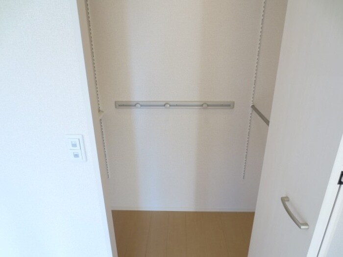 物件内観写真16　(収納)