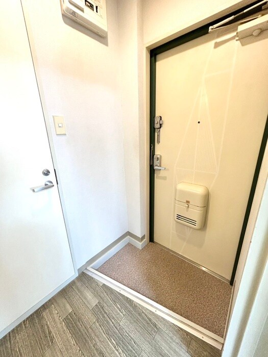 エクセレント  盛の玄関