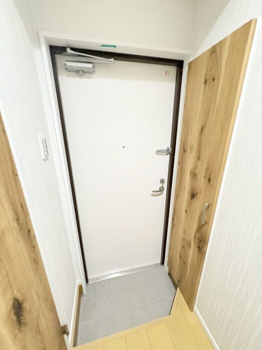 物件内観写真18　(玄関)