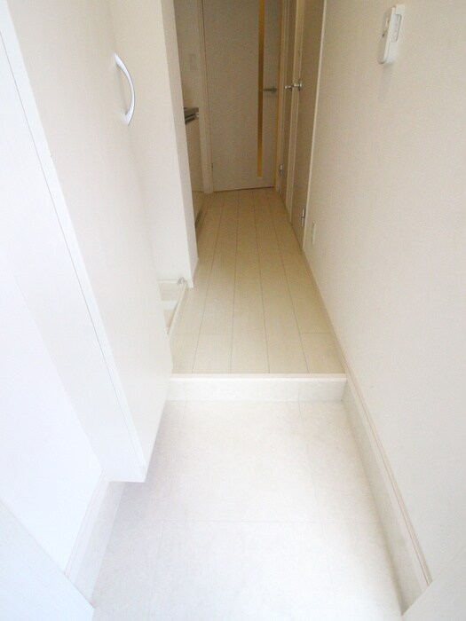 物件内観写真7　(玄関)