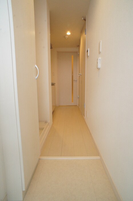 物件内観写真9　(玄関)