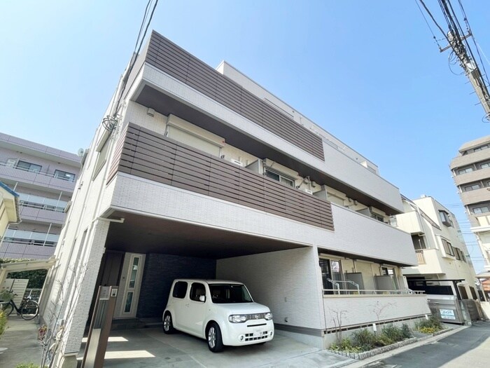 物件外観写真3　(エントランス部分)