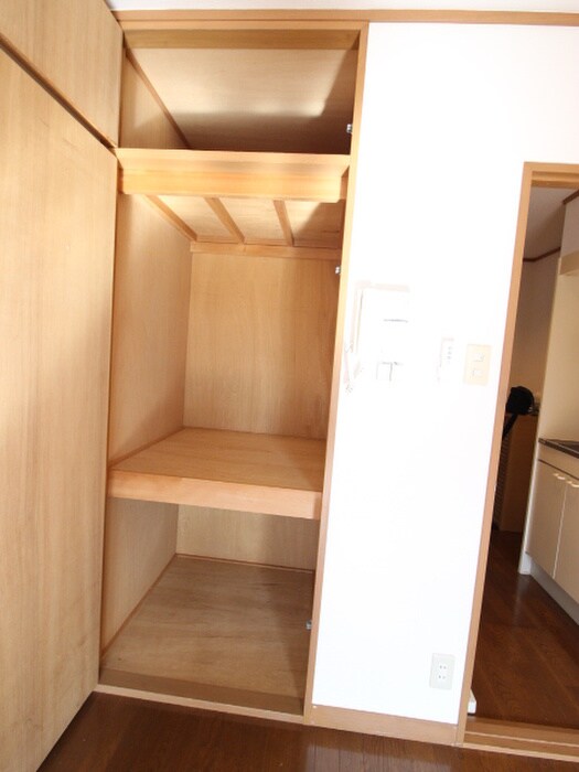 物件内観写真10　(収納)