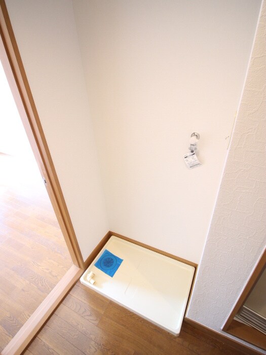 物件内観写真17　(洗濯機置場)