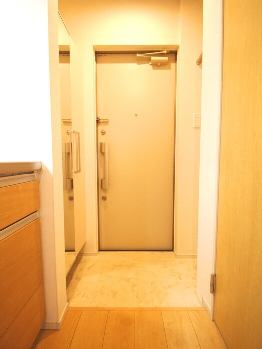 物件内観写真15　(玄関)