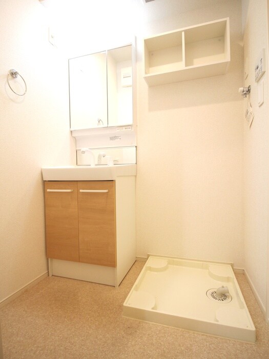 物件内観写真18　(洗濯機置場)