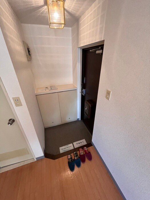 物件内観写真7　(玄関)