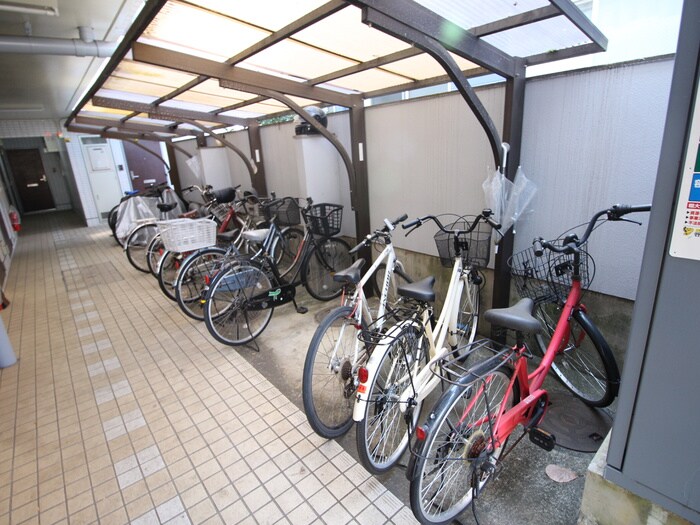 物件外観写真3　(駐輪場)