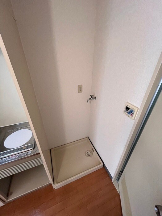 物件内観写真12　(洗濯機置場)