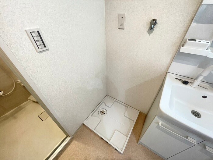 物件内観写真14　(洗濯機置場)