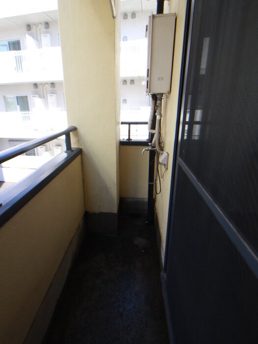 物件内観写真16　(洗濯機置場)
