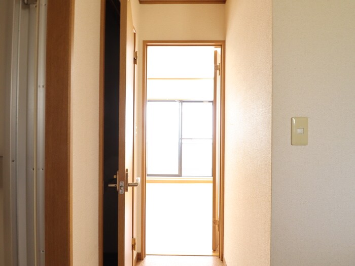 物件内観写真17　(廊下)