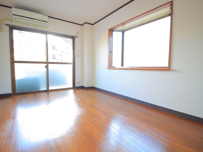 物件内観写真4　(居室)