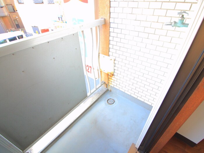 物件内観写真11　(洗濯機置場)