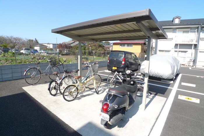 物件外観写真5　(駐輪場)