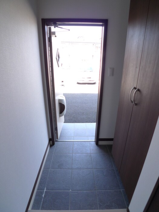 物件内観写真17　(廊下)