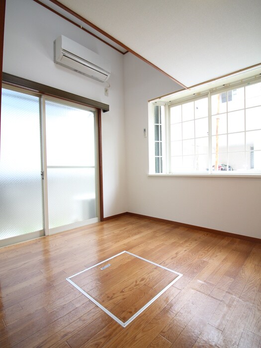 物件内観写真9　(居室)