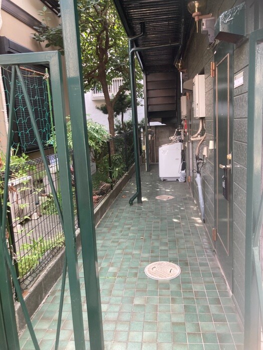 物件外観写真5　(エントランス部分)