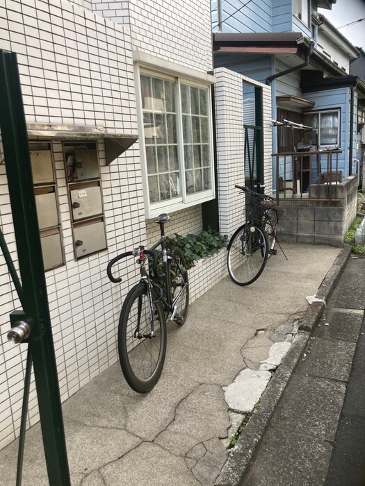 物件外観写真6　(駐輪場)