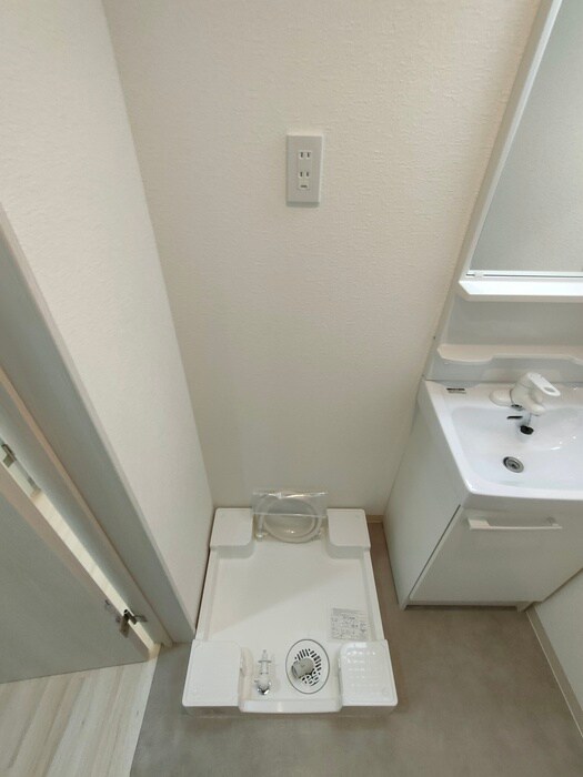 物件内観写真14　(洗濯機置場)