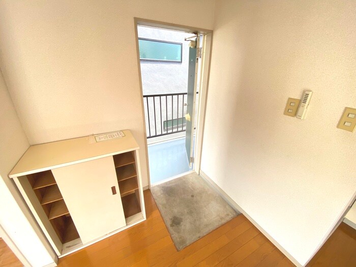 物件内観写真15　(玄関)