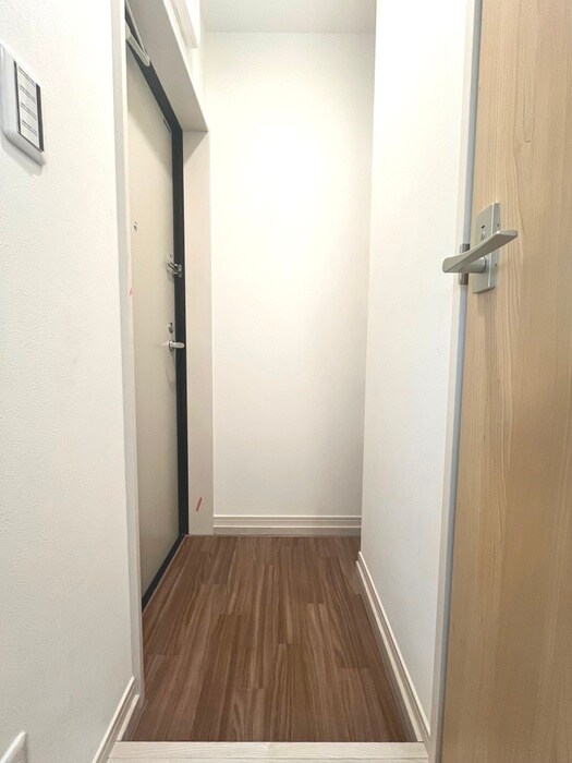 MELDIA西新井Vの玄関