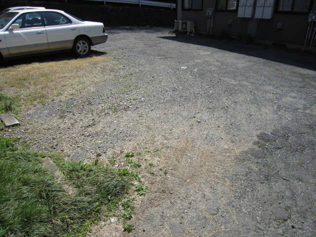 物件外観写真5　(駐車場)
