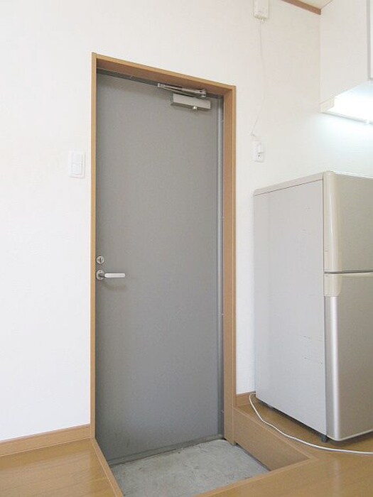 物件内観写真11　(玄関)