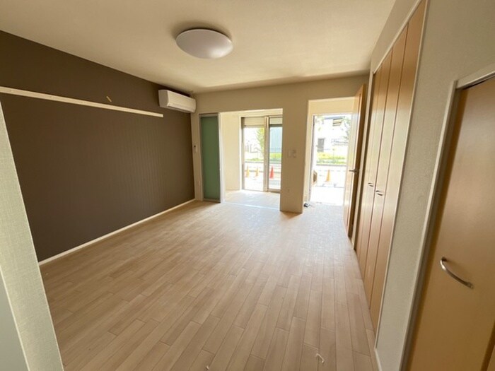 物件内観写真3　(居室)