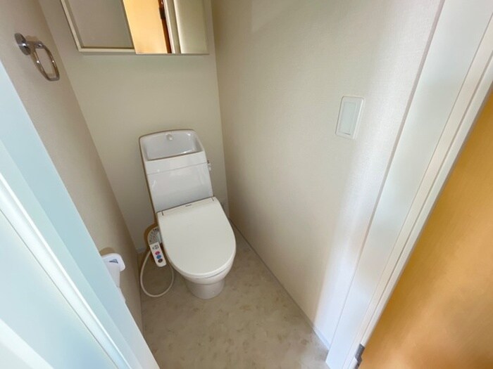 物件内観写真8　(トイレ)