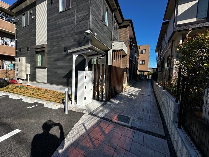 物件外観写真5　(エントランス部分)