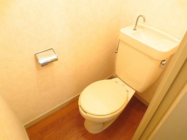 物件内観写真8　(トイレ)