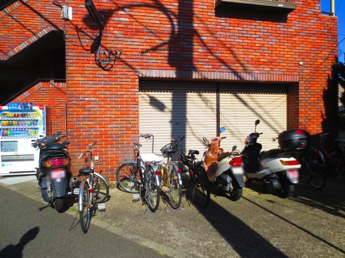 物件外観写真5　(駐輪場)