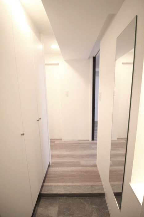 物件内観写真7　(玄関)