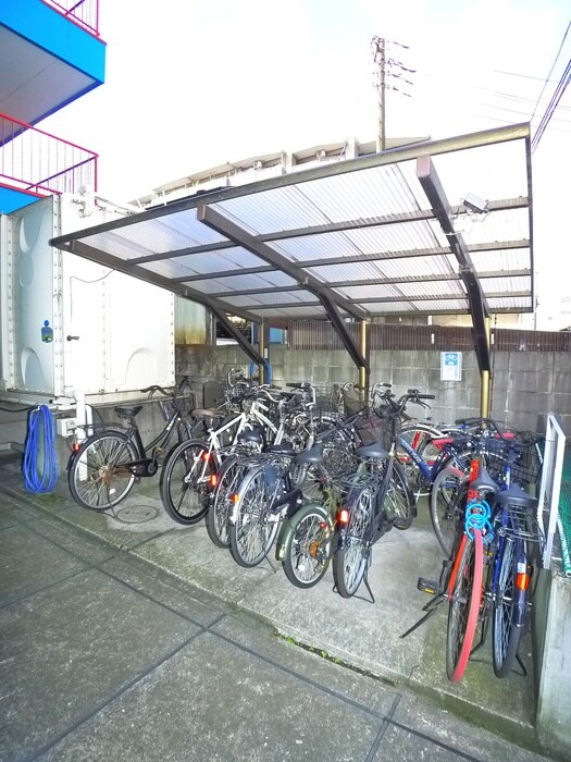 物件外観写真6　(駐輪場)
