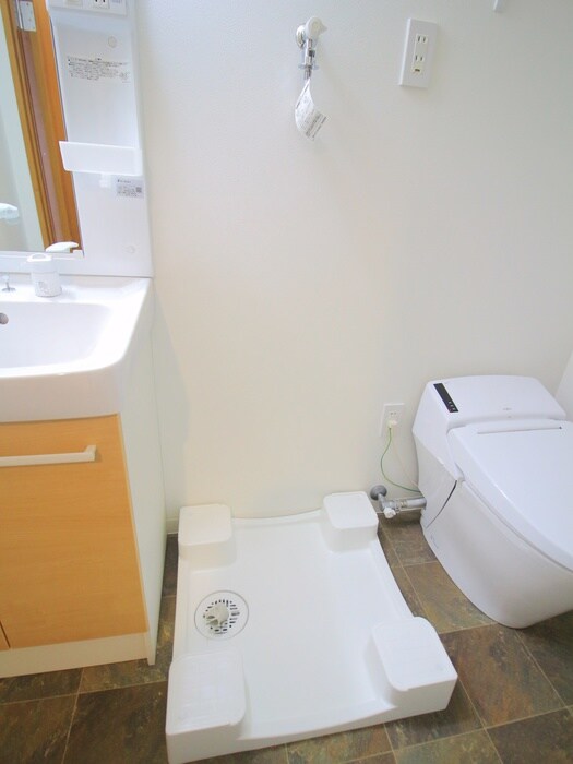 物件内観写真15　(洗濯機置場)