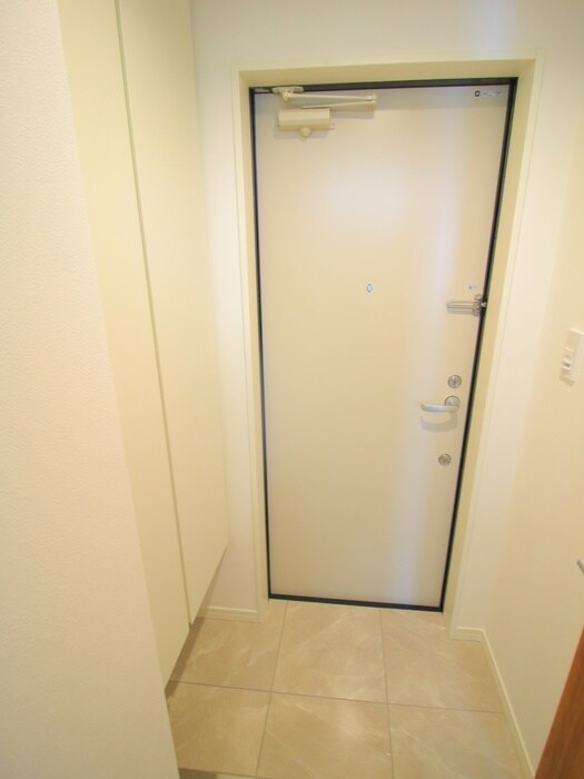 物件内観写真17　(玄関)